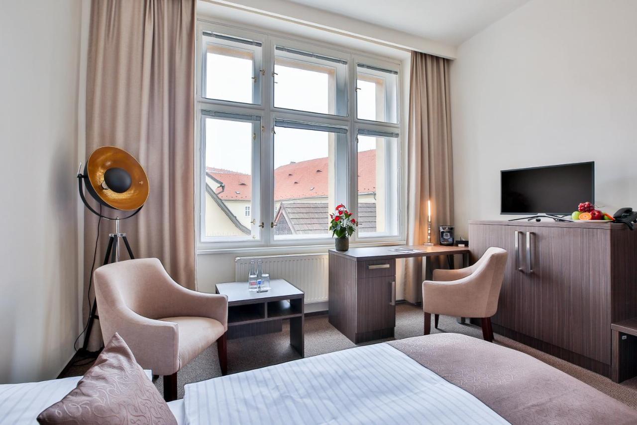 Embassy By Lh Praag
